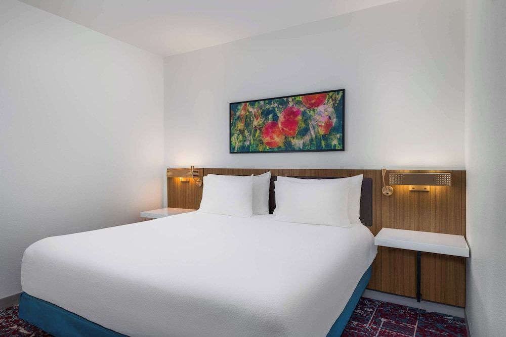 Deluxe Room, 1 King Bed