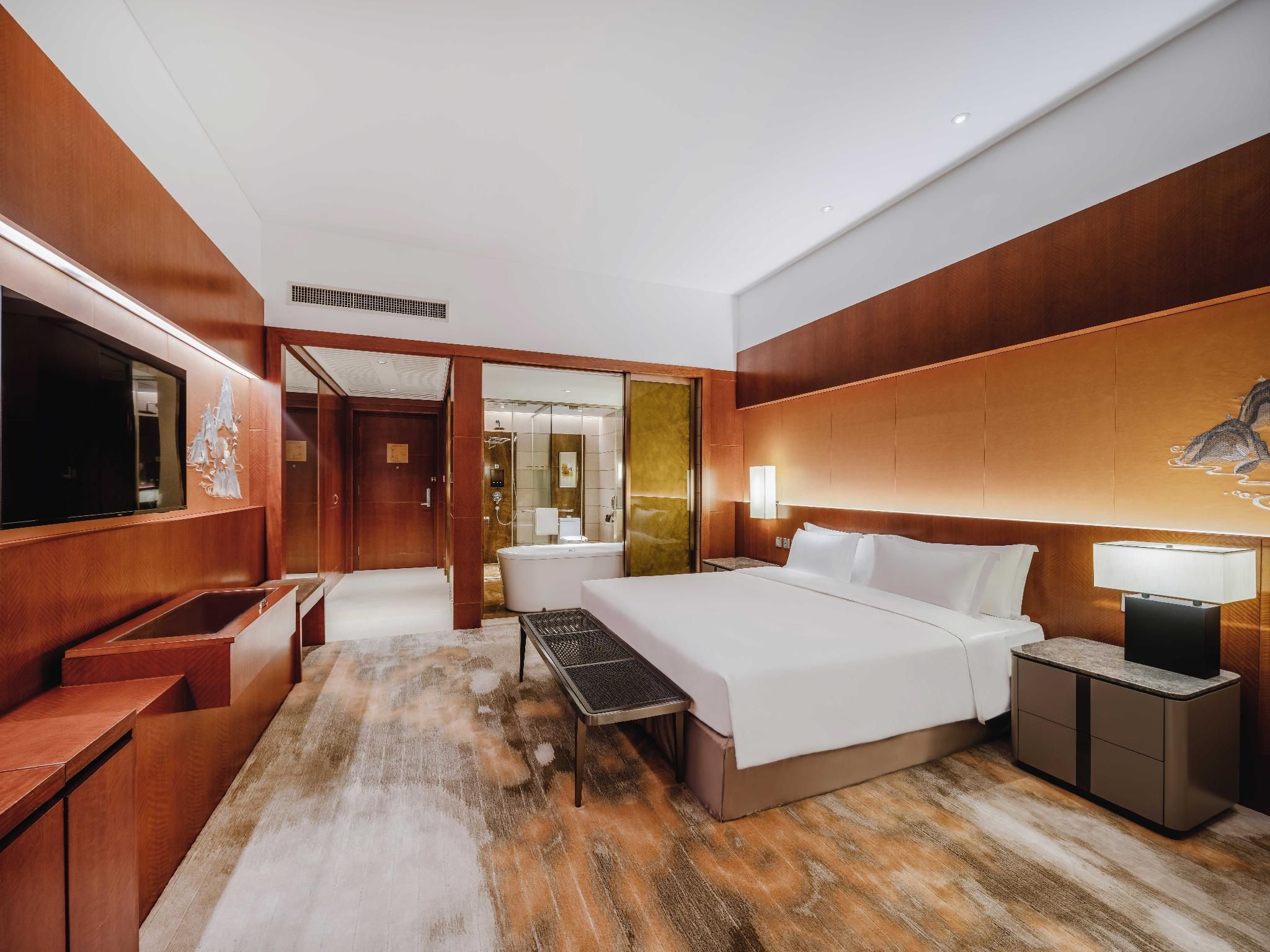 Club Superior Room with King Bed