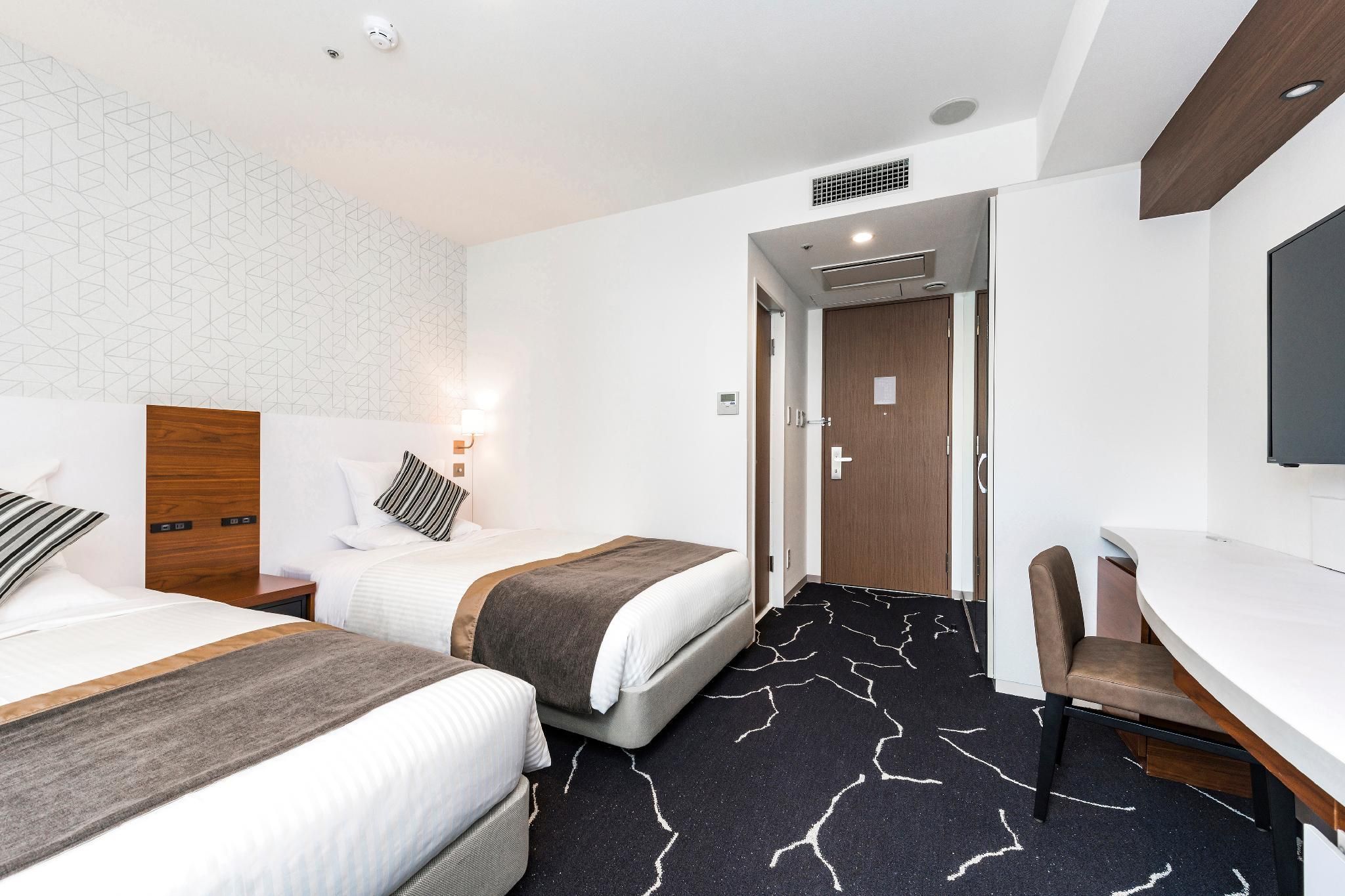 Superior Twin - Smoking