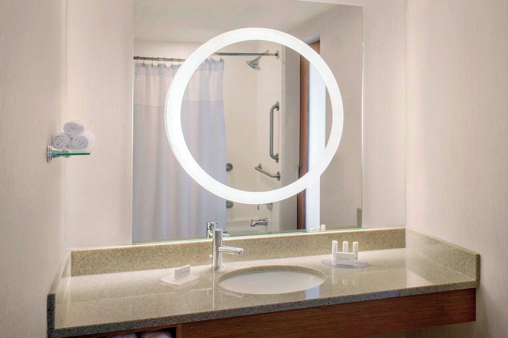 Studio, Multiple Beds (Mobility Accessible, Roll-In Shower)