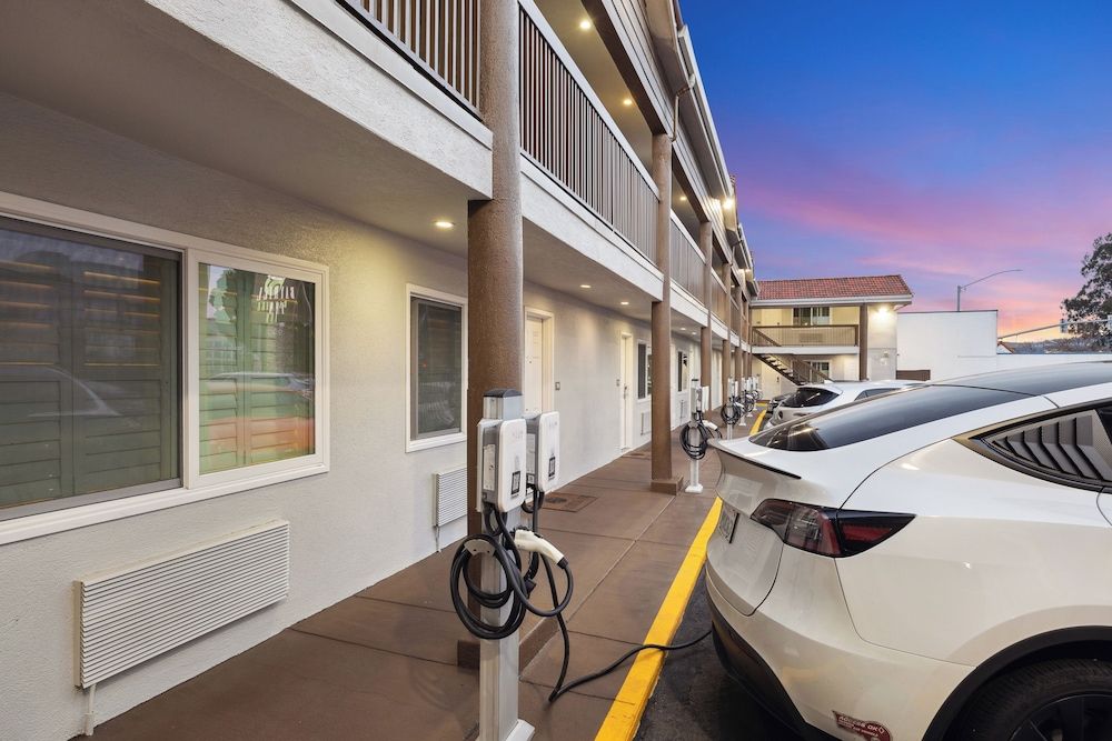 undefined Bayhill Inn 5