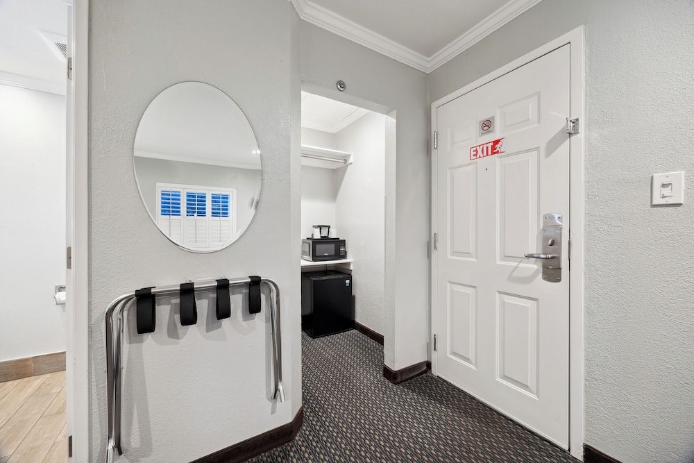 Bayhill Inn 1 Queen Bed Non Smoking 5