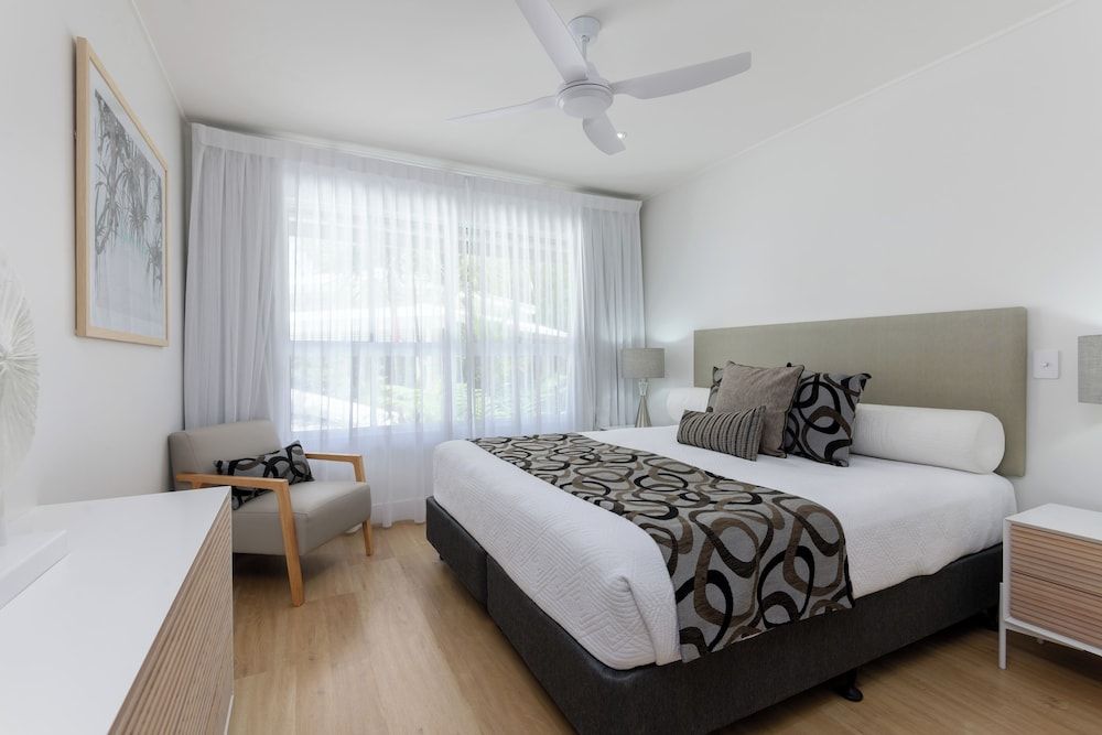 Mandalay Luxury Beachfront Apartments Executive Apartment, 3 Bedrooms 4