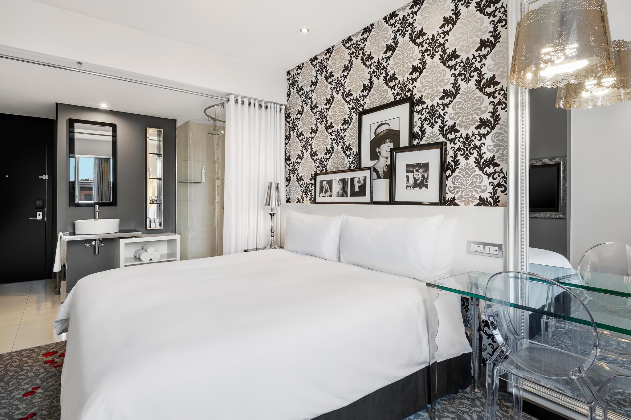 Guest Room, 1 King