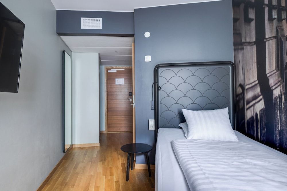 Single Room (Compact)