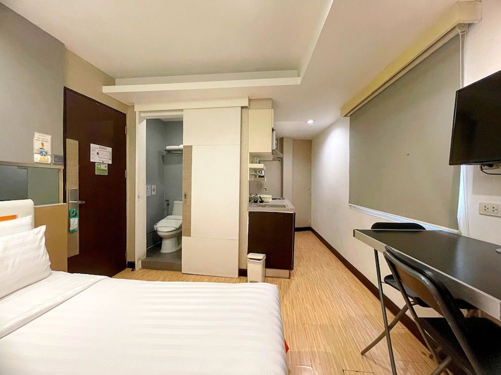 undefined Arawana Express Phromphong 5