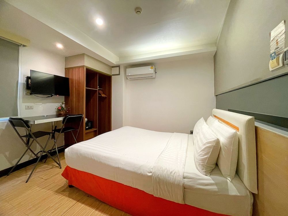 undefined Arawana Express Phromphong 6