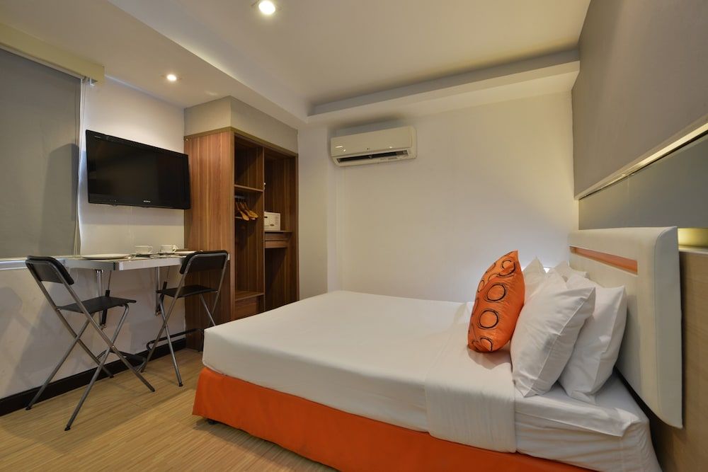 undefined Arawana Express Phromphong 8