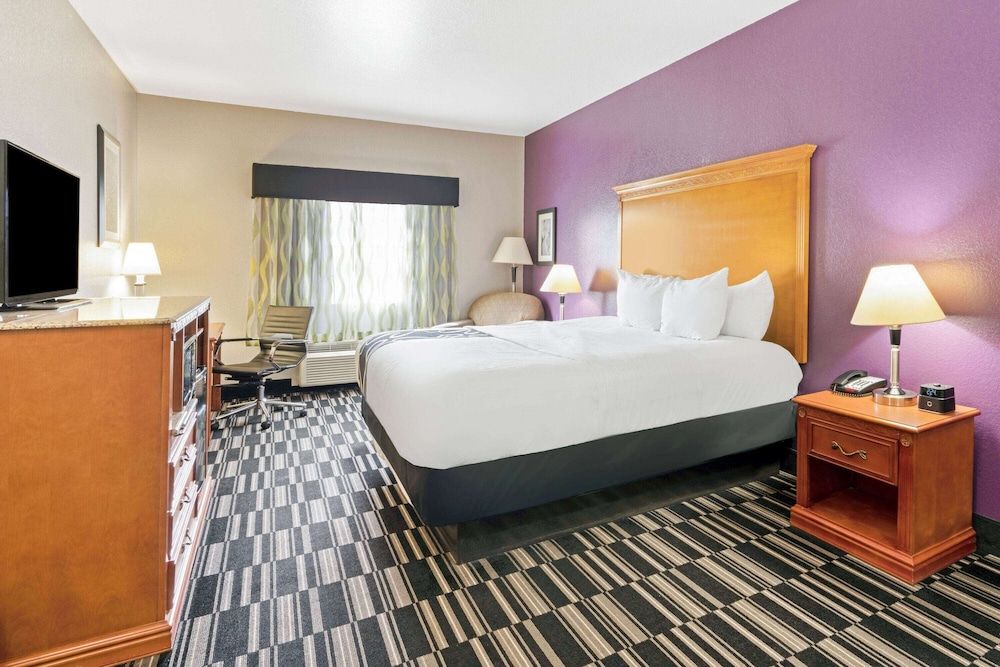 Room, 1 King Bed, Accessible, Non Smoking (Efficiency)
