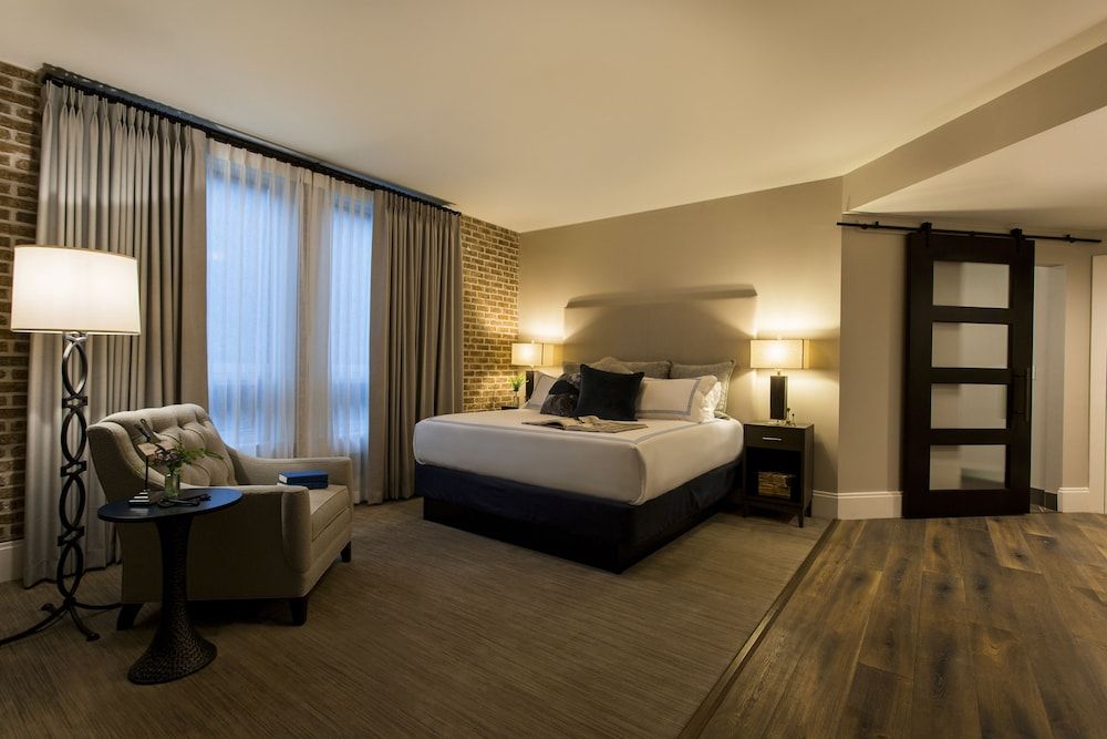 Signature Suite