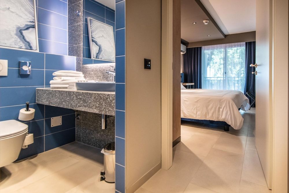 One Bedroom Apartment, Park View, with Balcony (2+2)