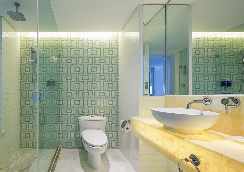 Dorsett Shanghai Deluxe City View King Room 5