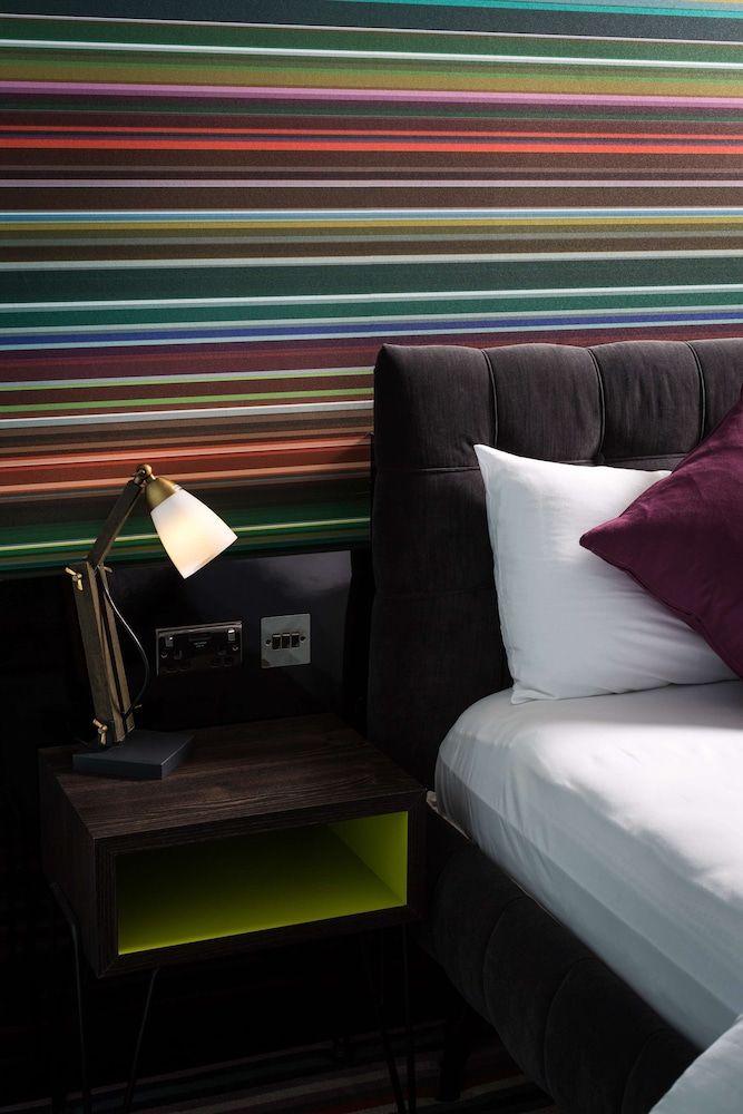 Village Hotel Farnborough Twin Room, 2 Twin Beds 2