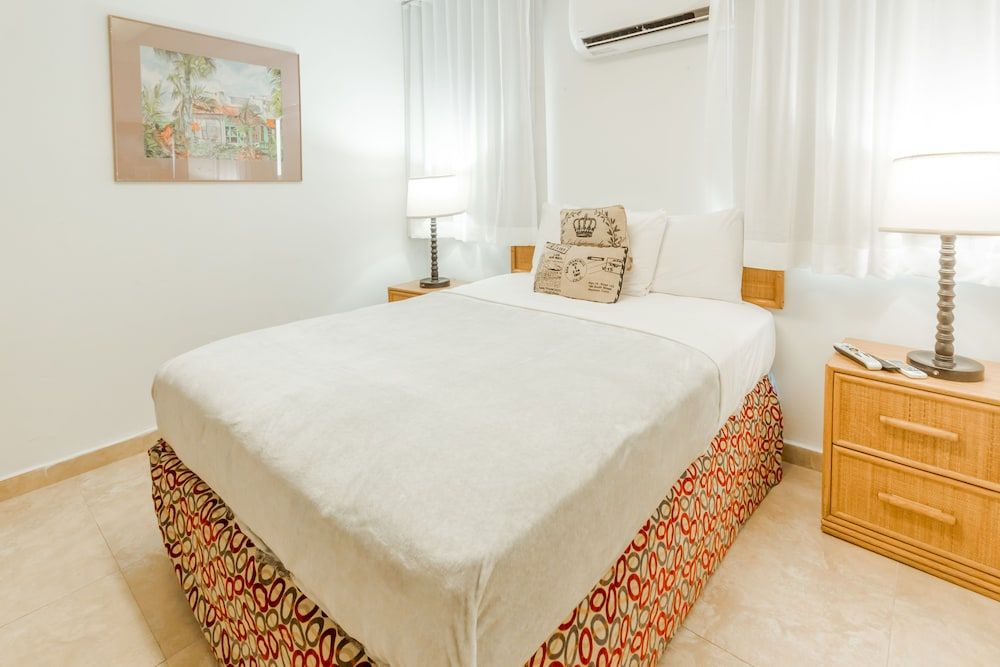 Standard Room, 1 Queen Bed