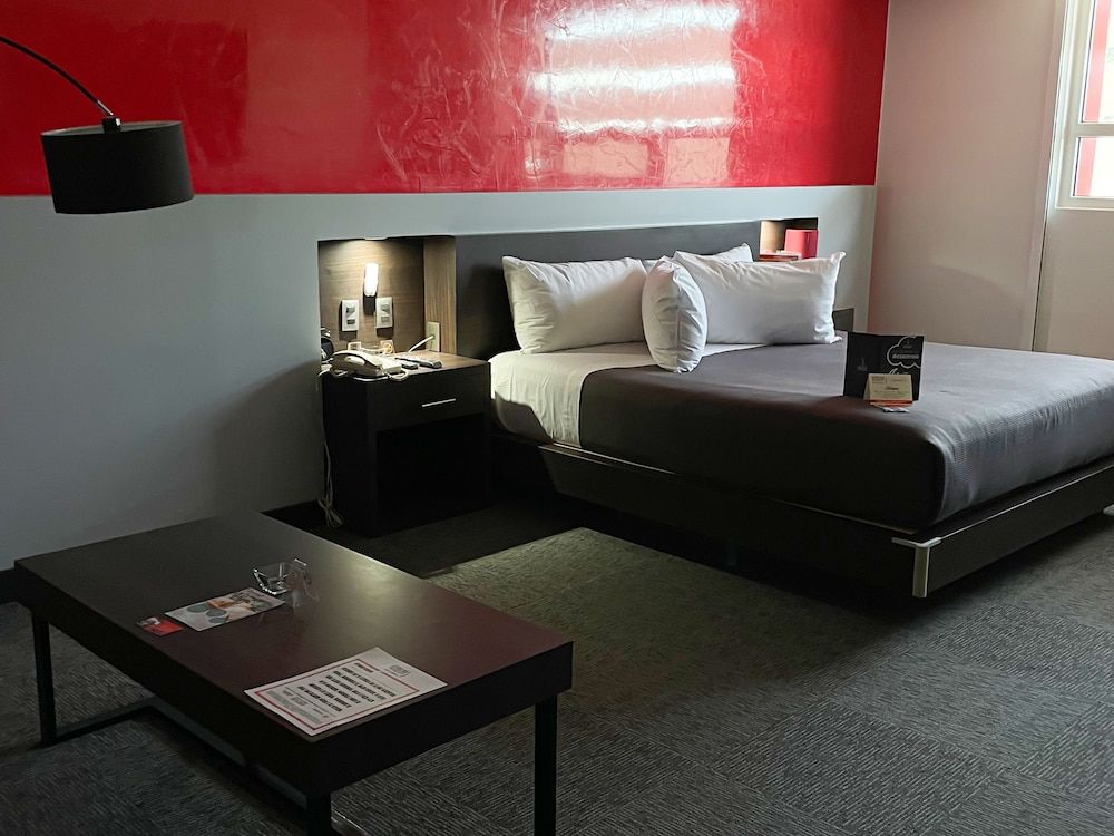 Suites Inn La Muralla Metepec Premium Room 3