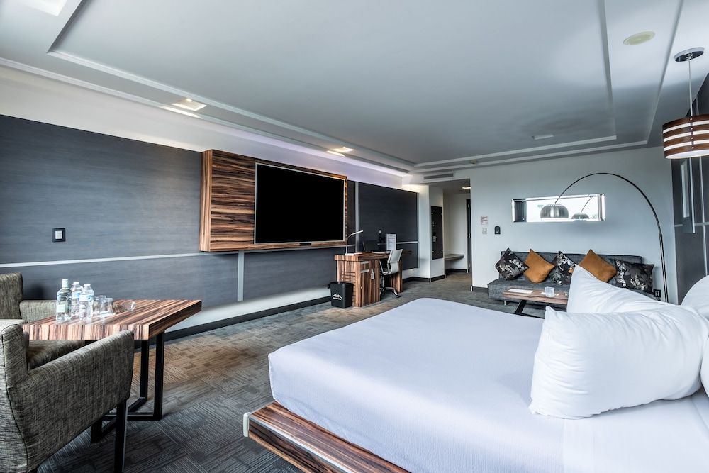 Suites Inn La Muralla Metepec