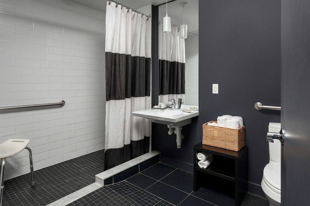 Hotel Metro Marvellous Room, 2 Double Beds, Courtyard View 5