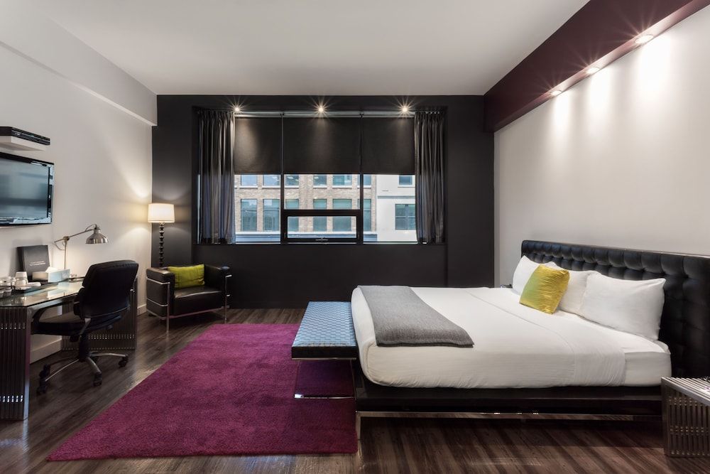 undefined Hotel Metro 3