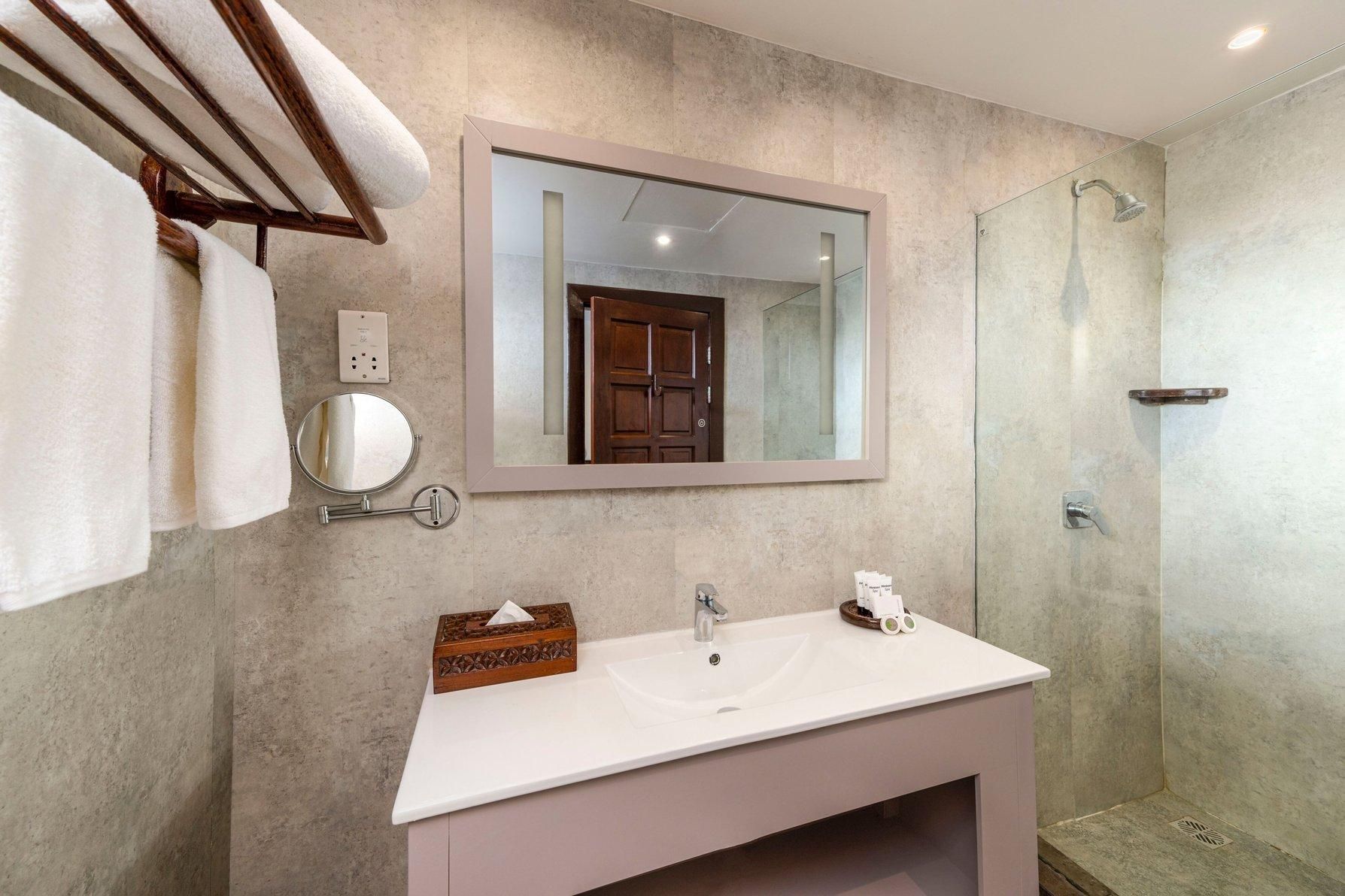 Guest room, 2 Twin, Partial ocean view, Balcony