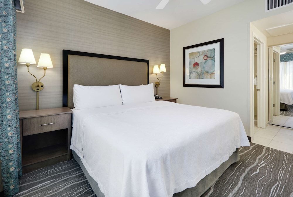 Studio Suite, 1 King Bed with Sofa bed, Accessible, Bathtub (Mobility & Hearing)