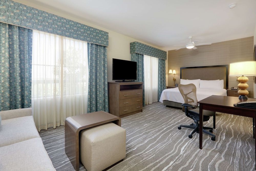 Studio Suite, 1 King Bed with Sofa bed, Accessible, Bathtub (Mobility & Hearing)