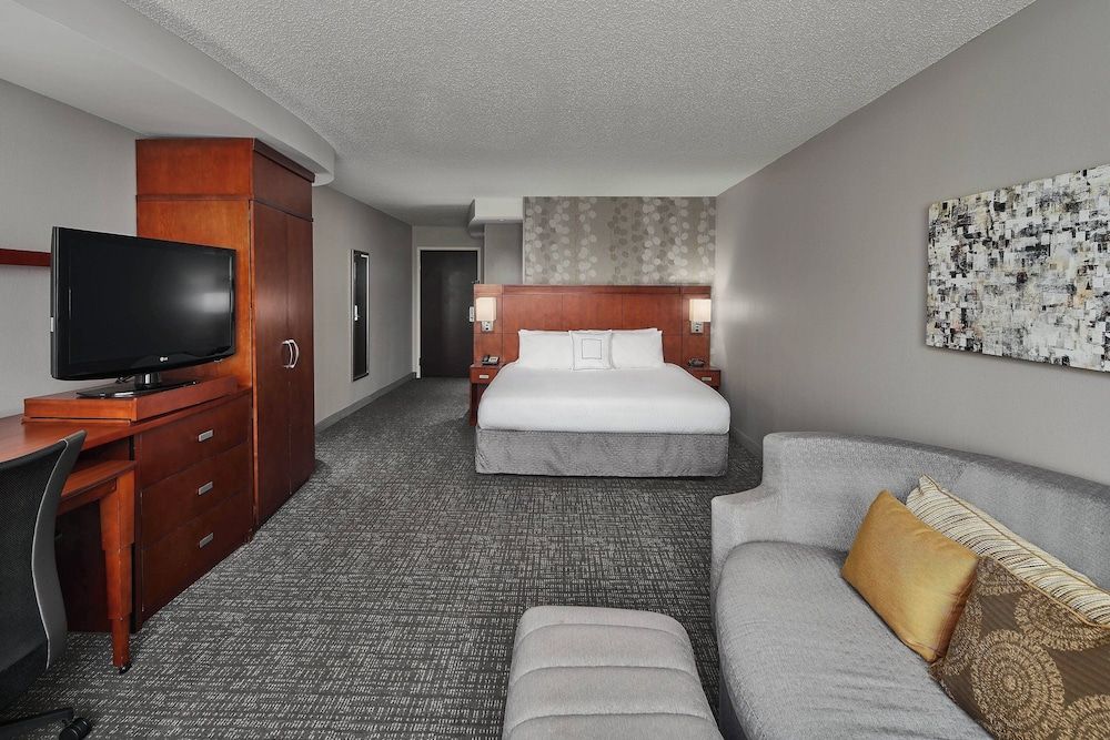 Room, 1 King Bed with Sofa bed, Non Smoking
