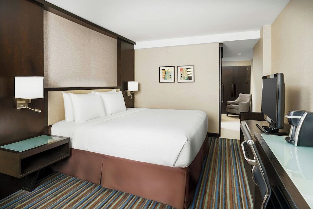 Premium Room, 1 King Bed