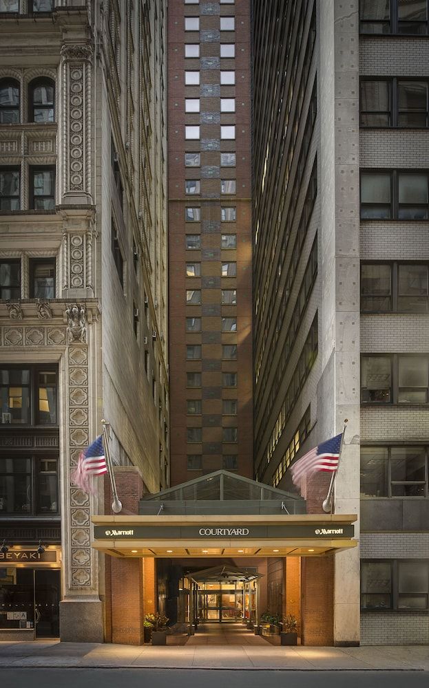 undefined Courtyard by Marriott New York Manhattan/Times Square 4