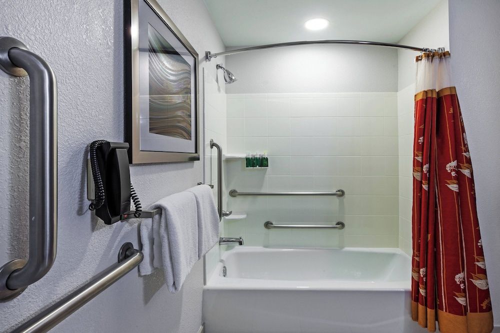 Suite, Multiple Beds (Hearing Accessible)