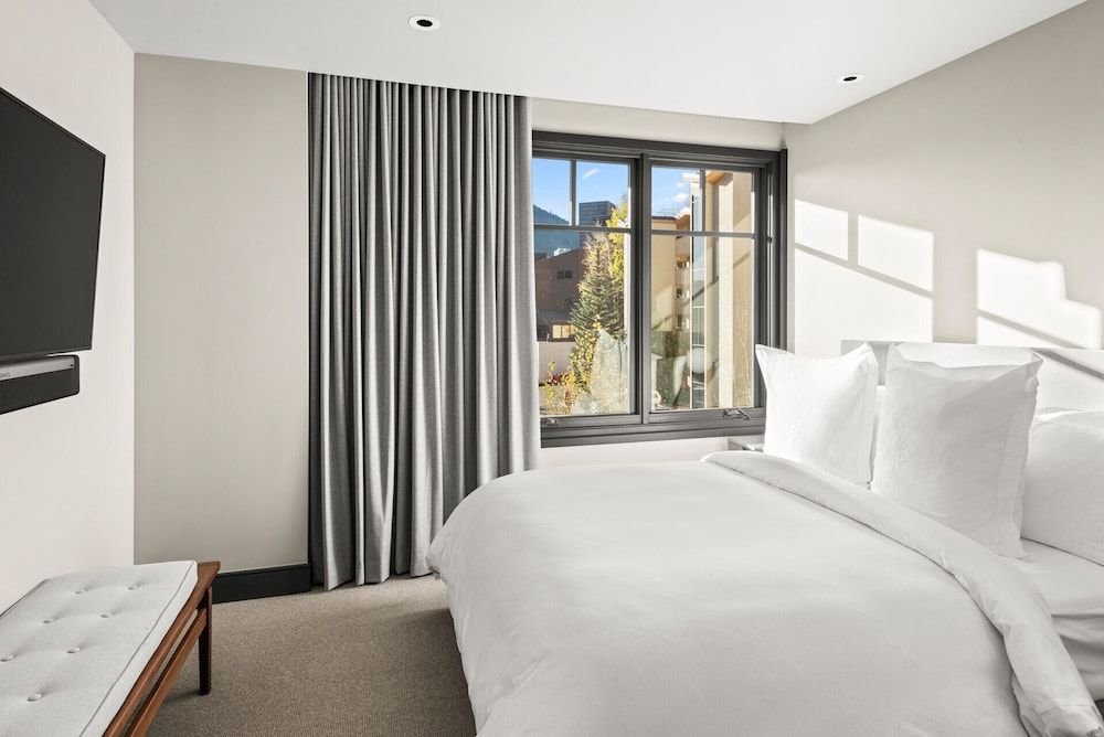 Four Seasons Resort Vail The Woods Five-Bedroom Residence 2