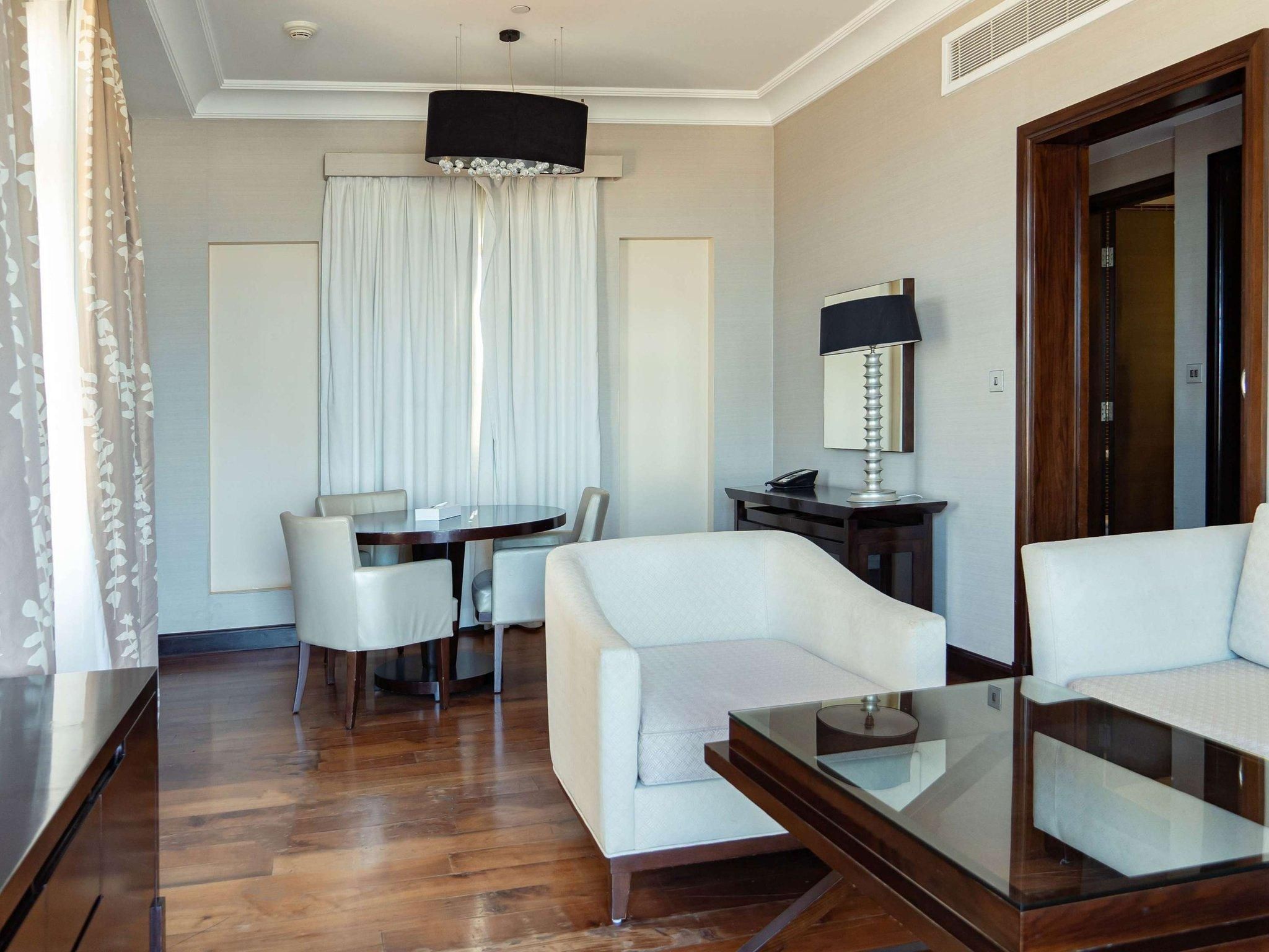 ONE BEDROOM PREMIUM SUITE BEACH FRONT