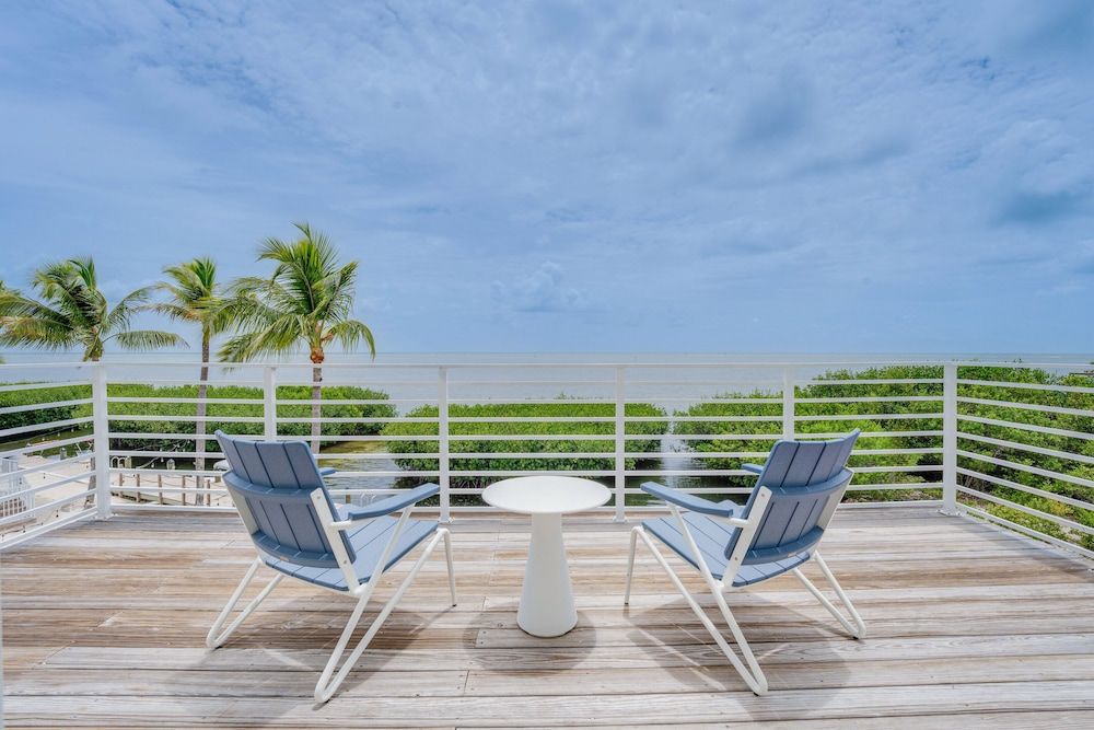 Fisher Inn Resort & Marina Oceanfront King Suite (Accessible) 2