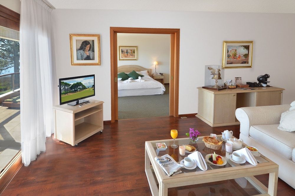 Hotel del Lago Golf & Art Resort Suite, 1 King Bed 6