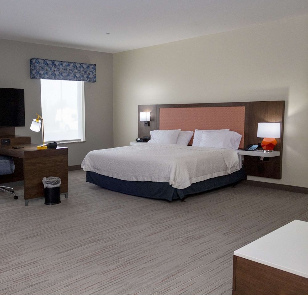 Suite, One King Bed, Accessible