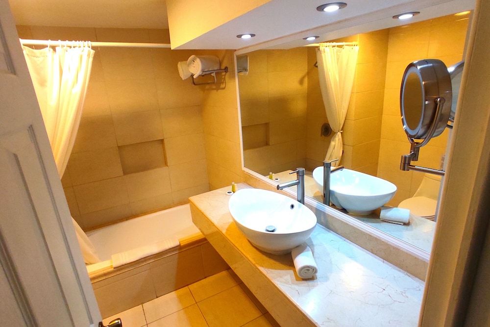 Hotel Real del Bosque Golf and Spa Deluxe Double Room 4