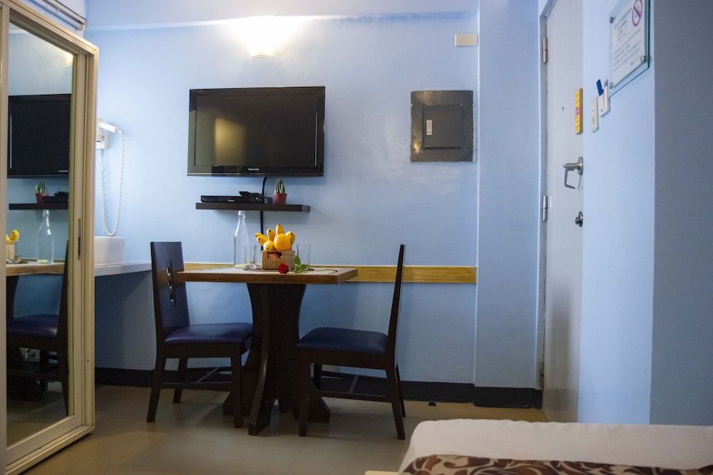 Franchise One Hotel Standard Room, 1 Queen Bed 15