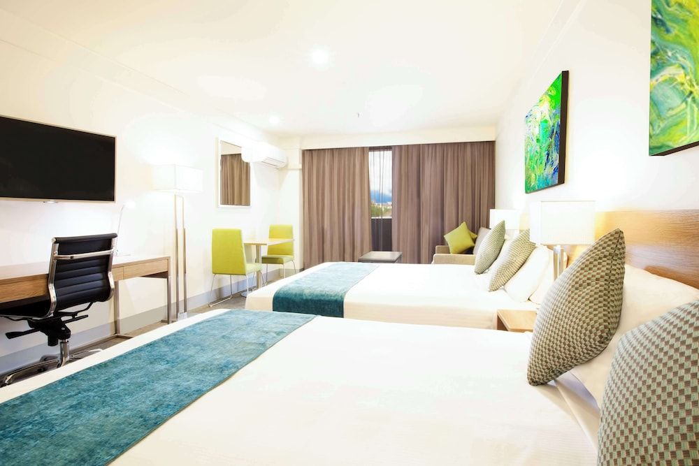 Metro Aspire Hotel, Sydney Premium Deluxe Room, Balcony 3