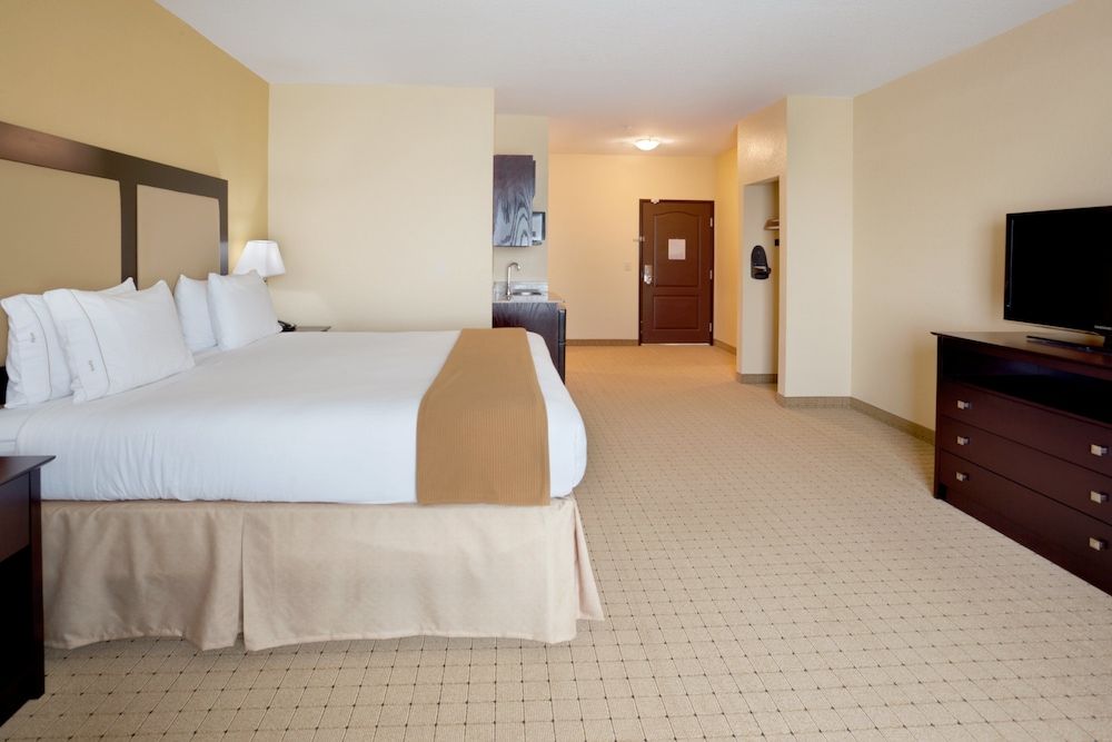 Standard Room, 1 King Bed, Accessible (Accessible Tub)