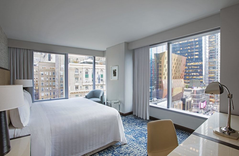 Classic Room, 1 King Bed, Corner