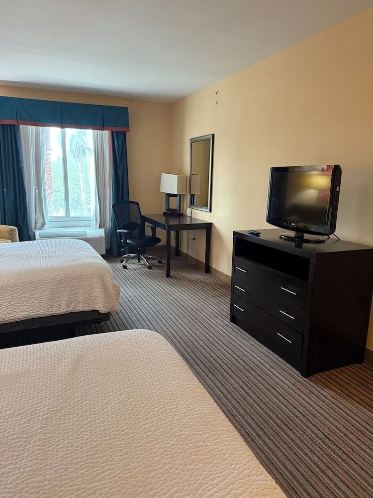 Standard Room, 2 Queen Beds, Accessible (Roll in Shower)