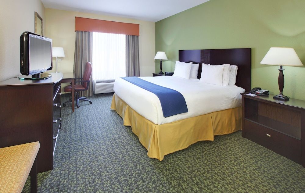 Suite, 2 Queen Beds, Accessible (Mobility, Accessible Tub)