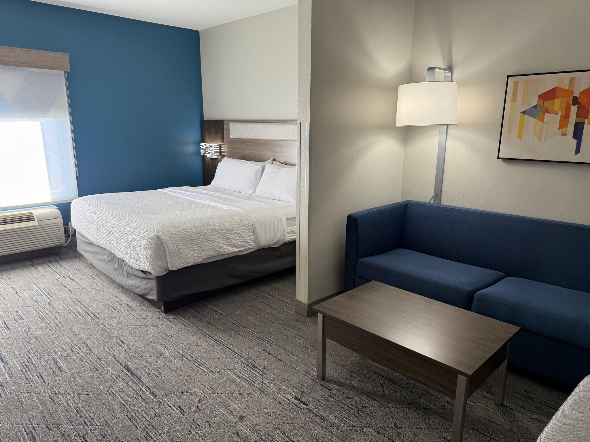 1 King Bed Suite