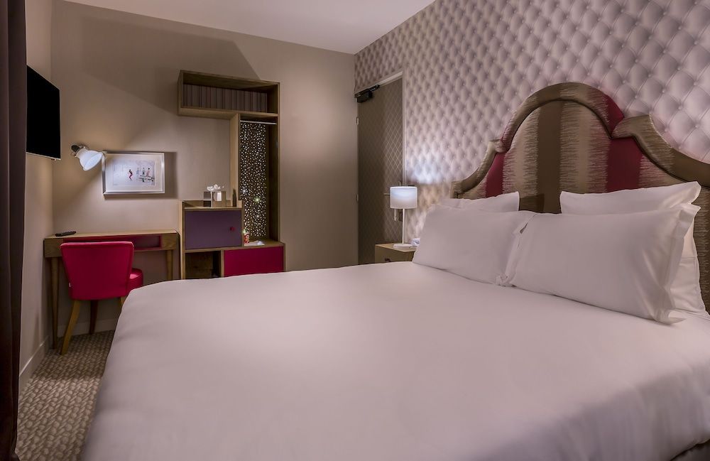 La Parizienne Standard Double Room 3