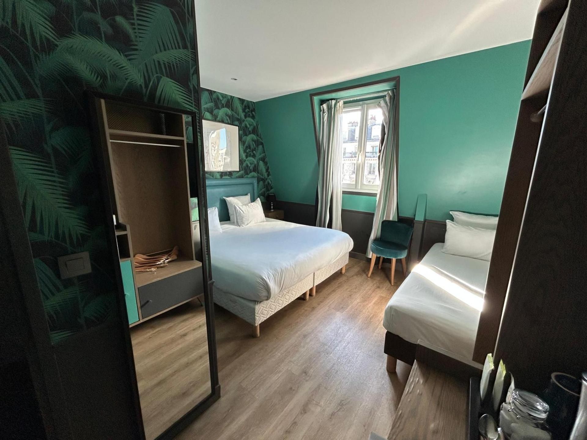 undefined La Parizienne 5