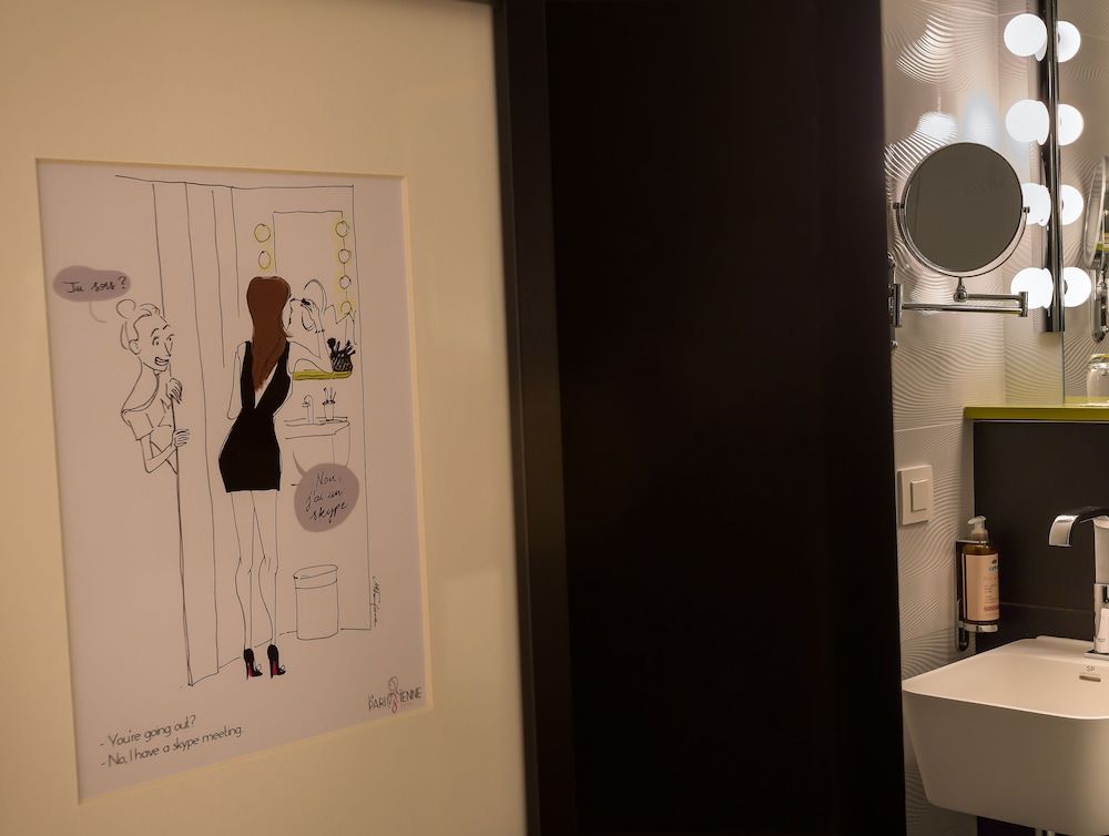 La Parizienne Standard Double Room 9