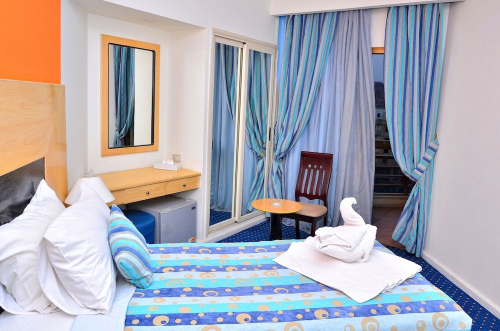 Aracan Pyramids Hotel Standard Double Room 3