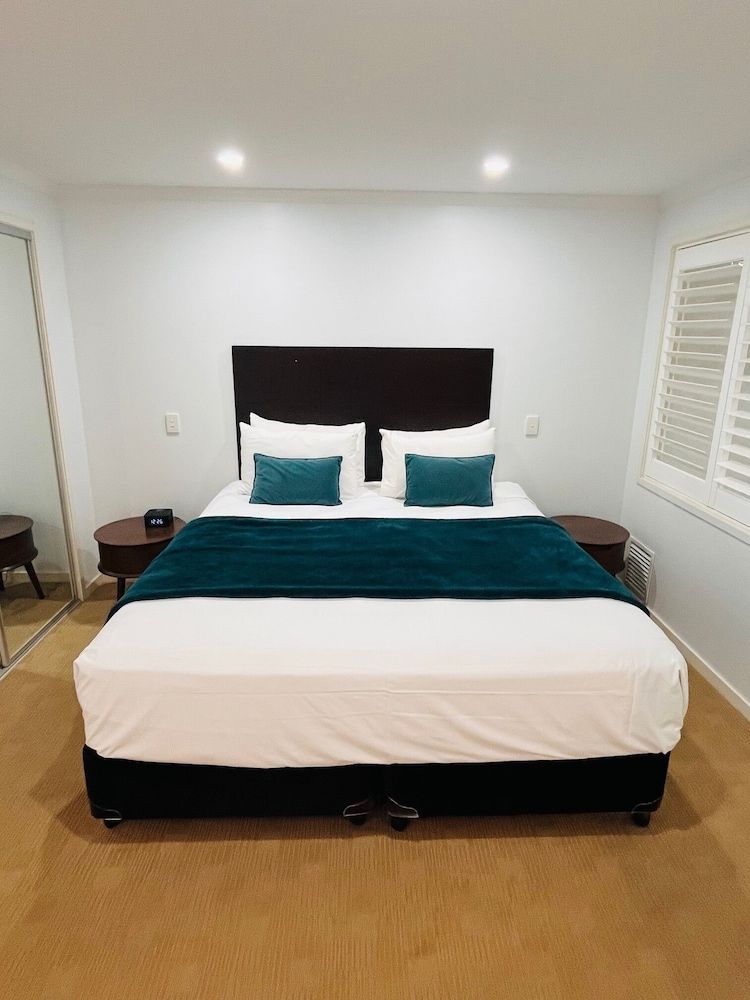 1 Bedroom Water View Spa Apartment