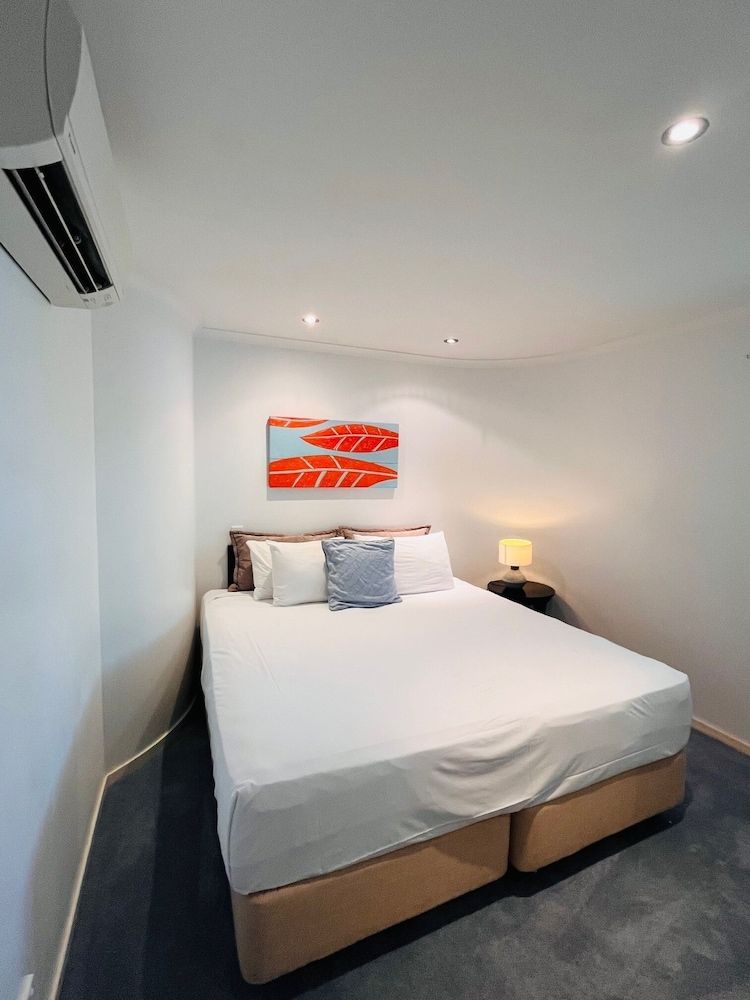 2 Bedroom 3 Bathroom Water Front Top Floor Spa Penthouse