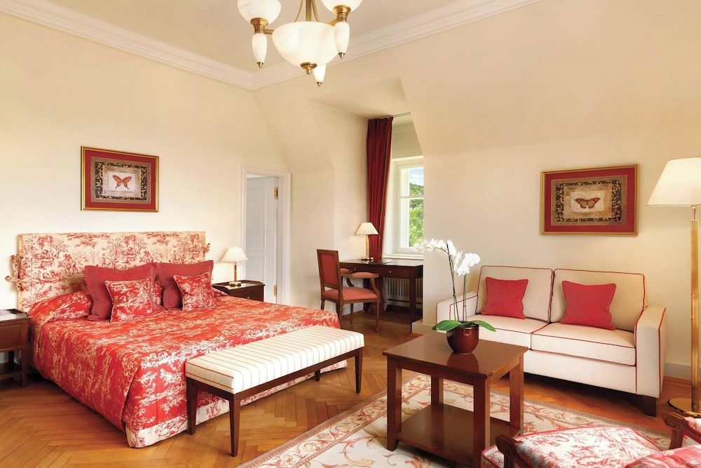 Deluxe Room, 1 King Bed, Non Smoking, Garden View