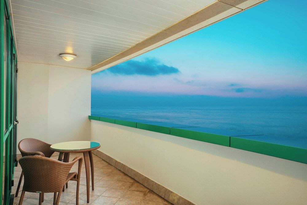 Junior Suite, 2 Twin Beds, Balcony